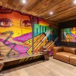 Chalet Black Diamond - *