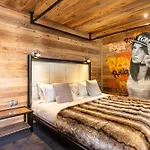 Black Diamond - Chalet Tignes